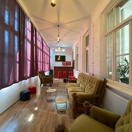 Хостел Red Door Тбилиси Экстерьер фото