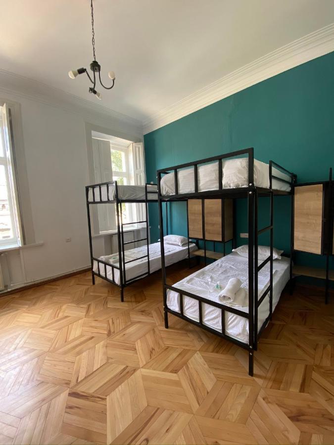 Хостел Red Door Тбилиси Экстерьер фото
