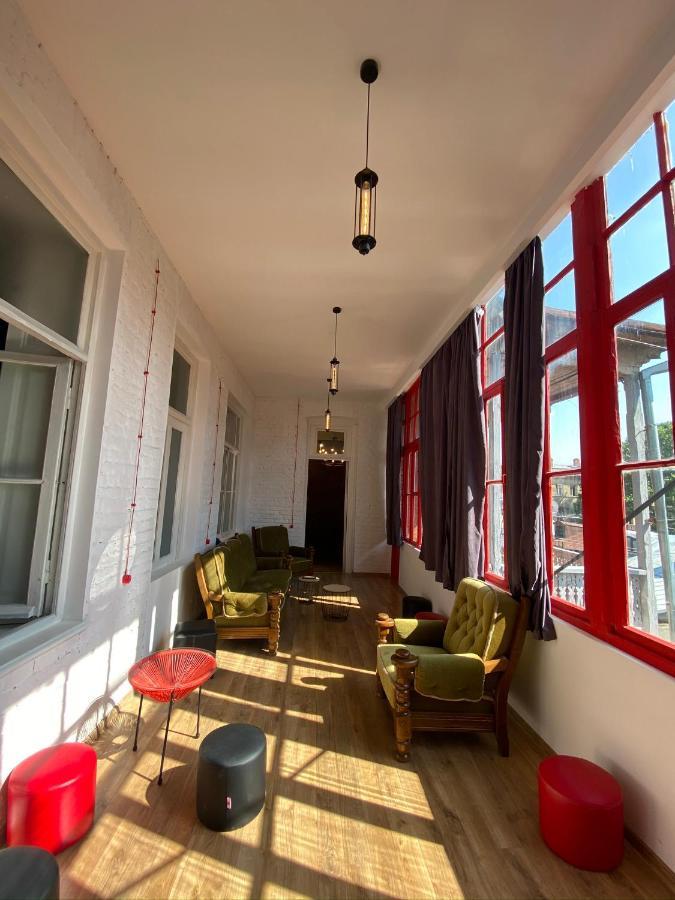 Хостел Red Door Тбилиси Экстерьер фото