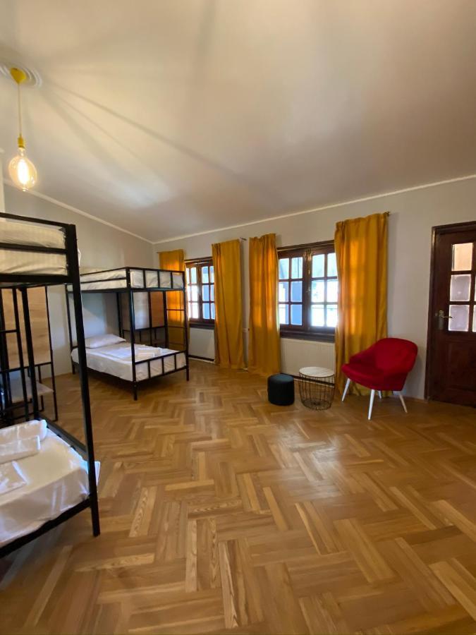 Хостел Red Door Тбилиси Экстерьер фото