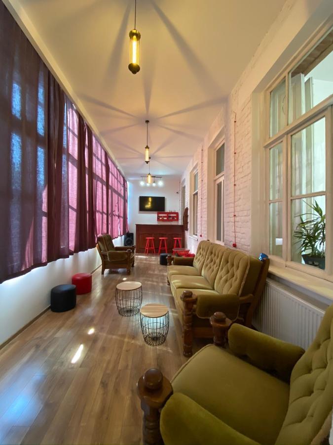 Хостел Red Door Тбилиси Экстерьер фото